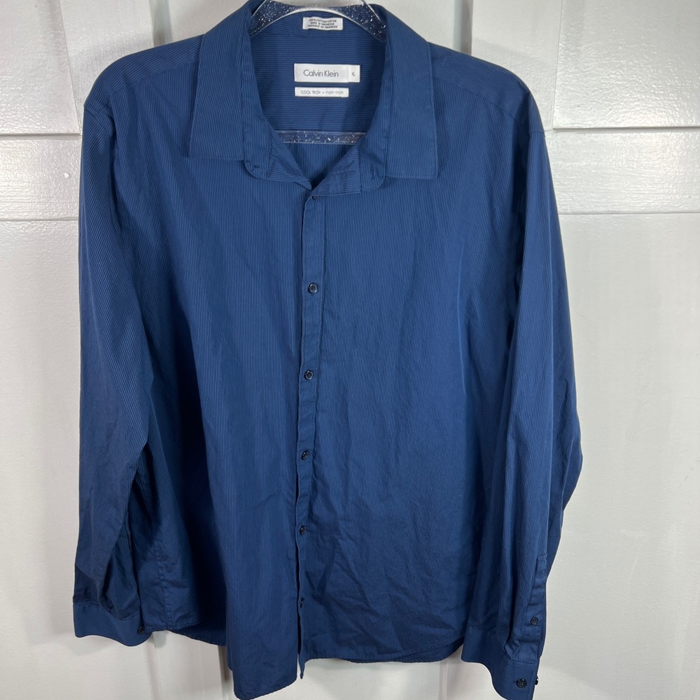 Calvin Klein Mens XL Blue Micro Stripe Cool Tech Non-Iron Button Down Shirt